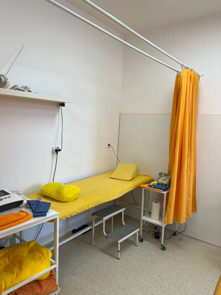 Lehátko pro fyzikální terapii – J&J Rehab, rehabilitace Ostrava