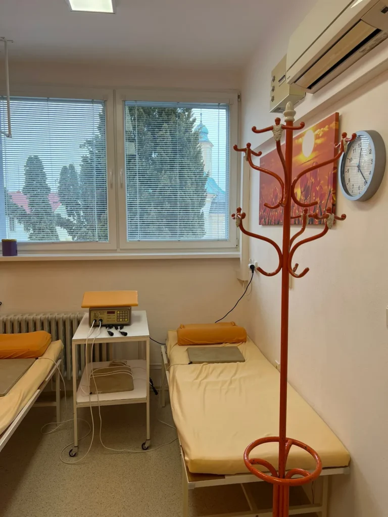 Místnost pro fyzikální terapii – J&J Rehab, rehabilitace Ostrava